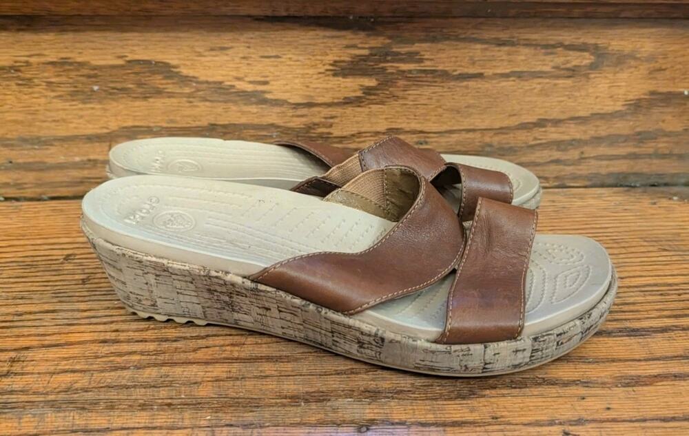 Crocs Sandals Women's Size 9 Leigh Wedge Leather Upper